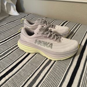 Hoka One One Bondi 8 in Nimbus Cloud/Luminary - Women’s Size 8.5
